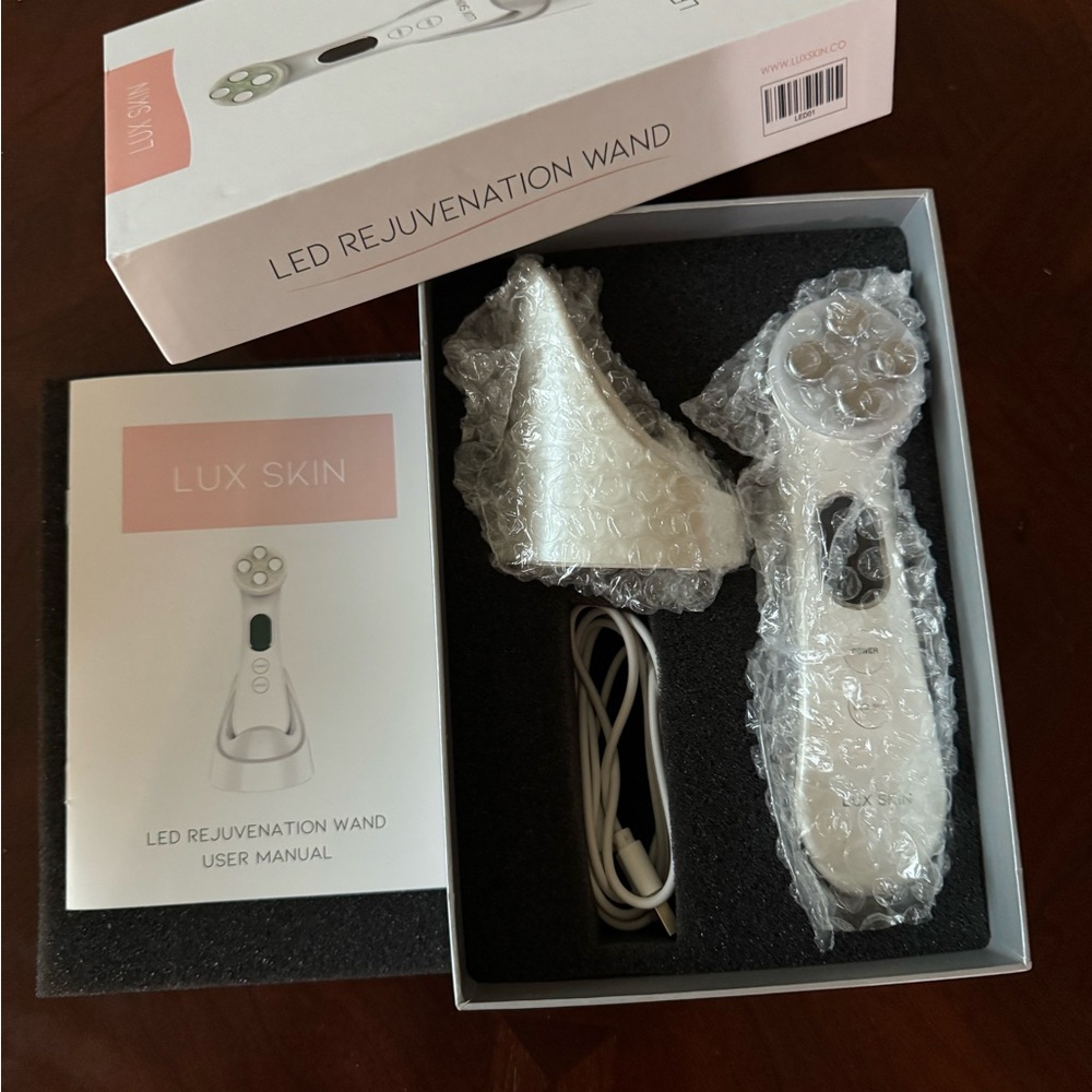 LUX SKIN® LED Rejuvenation Wand